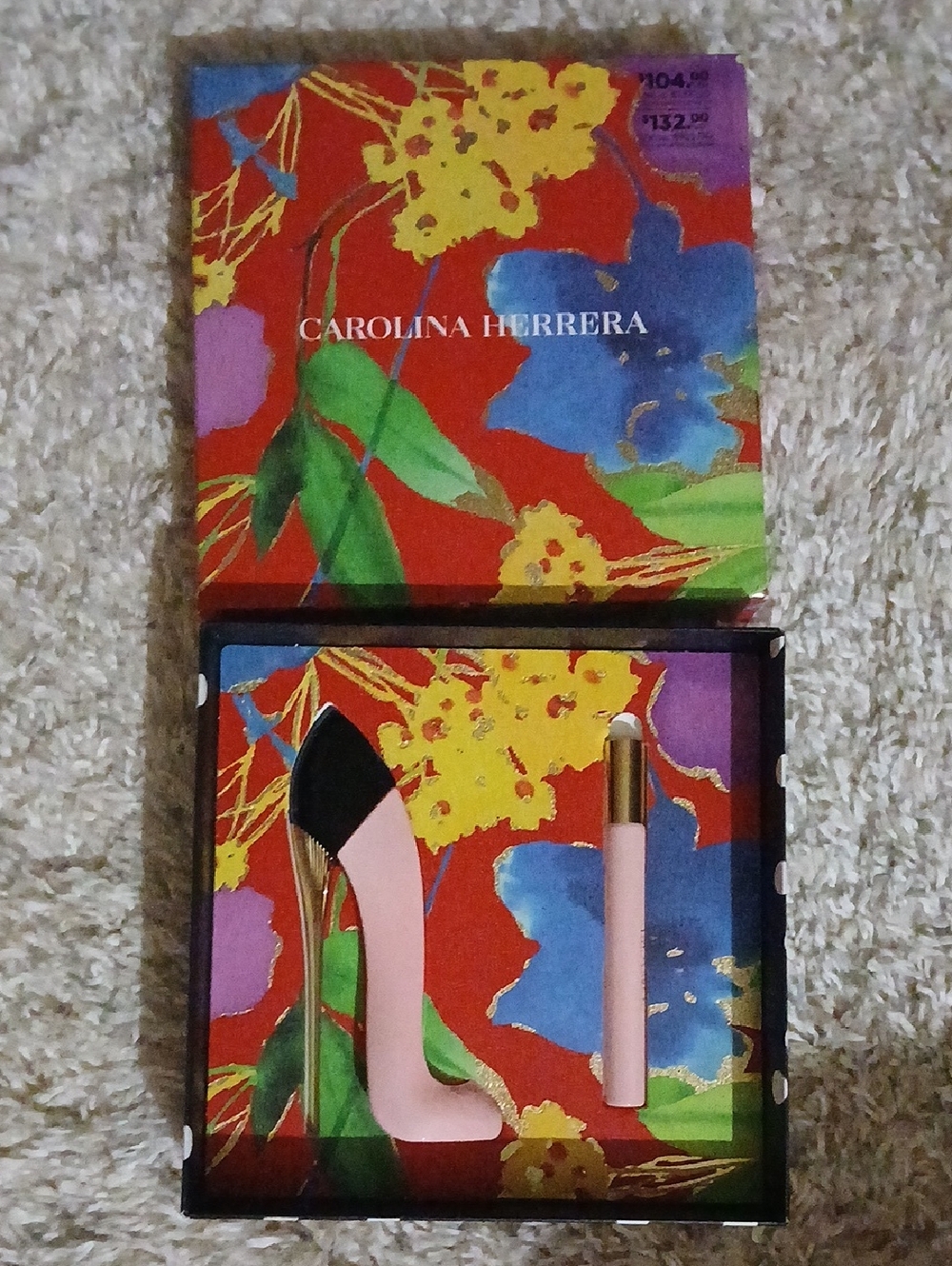 NWOT CAROLINA HERRERA BLUSH
